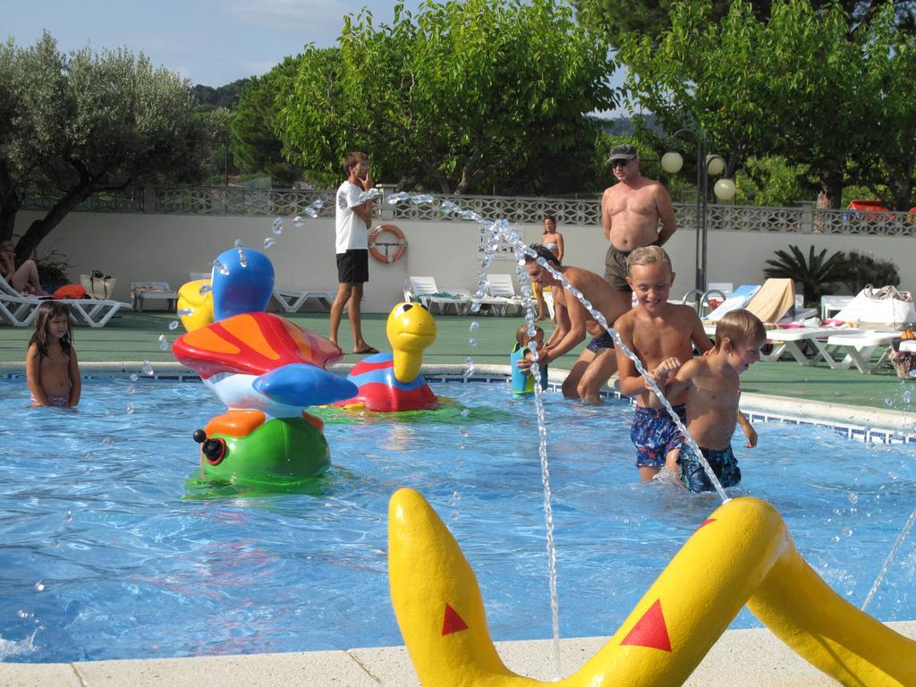 Camping Roca Grossa Calella Dış mekan fotoğraf